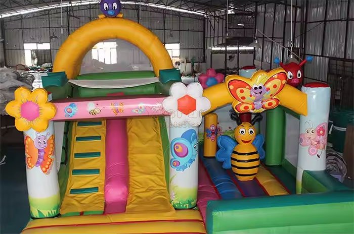 C147d bouncy castle with slide