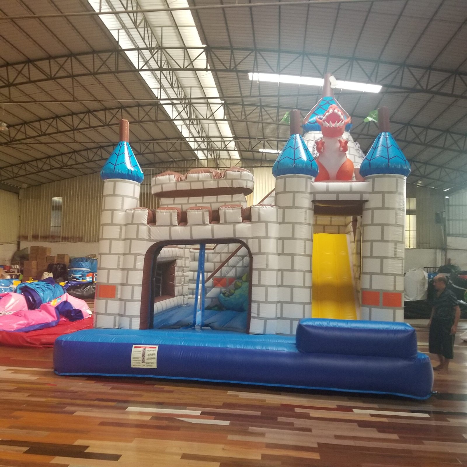 166d inflatable jumping castle