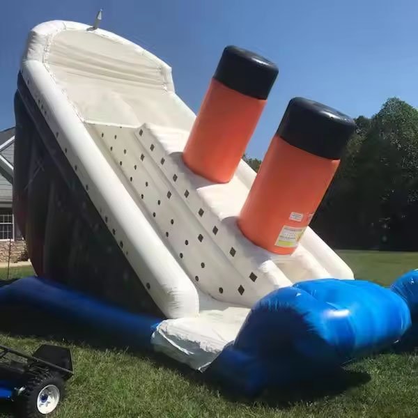 DS156d 拷贝 inflatable titanic slide