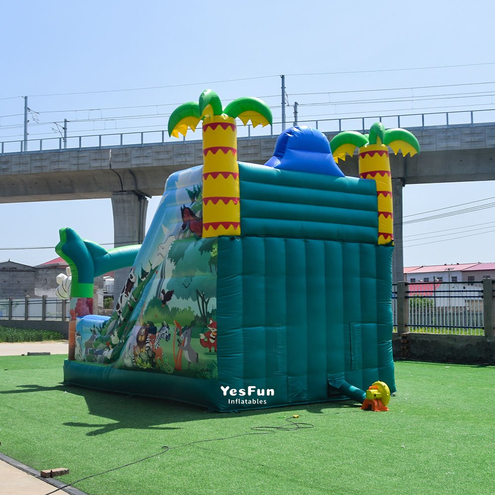 DS160e inflatable jungle slide